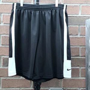 NIKE BASKETBALL SHORT